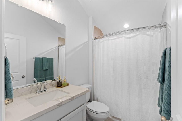 106 Golden Eye Ct, Montgomery, TX 77316 - full bathroom featuring toilet, vanity, curtained shower, and vaulted ceiling