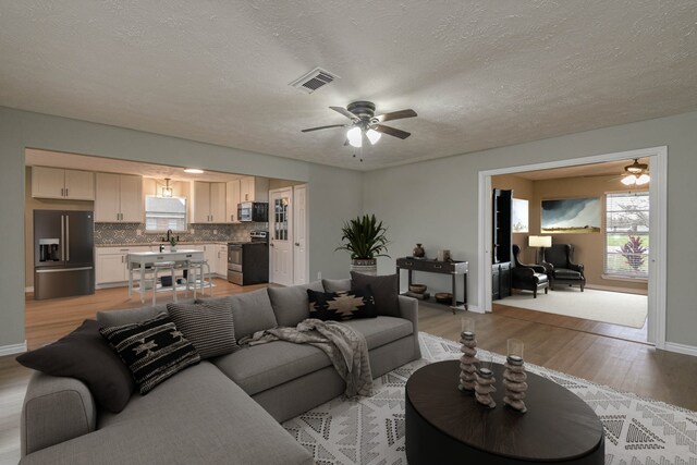 2834 Pansy St, Pasadena, TX 77503 - photo 10
