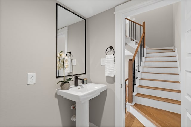 1193 W 19th St, Houston, TX 77008 - bathroom featuring wood finished floors