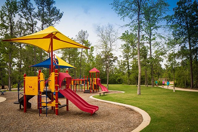 211 Cypress Pond Pl, Montgomery, TX 77316 - community jungle gym with a yard