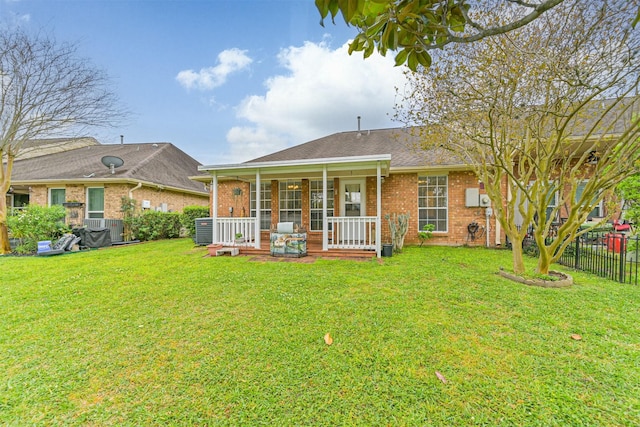 831 Woodfern Glen Ln, Pearland, TX 77584 - back of property featuring brick siding
