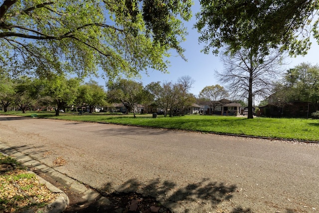 4605 Norhill Blvd, Houston, TX 77009 - view of road with curbs