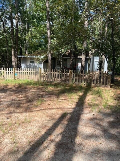 view of yard featuring a fenced front yard