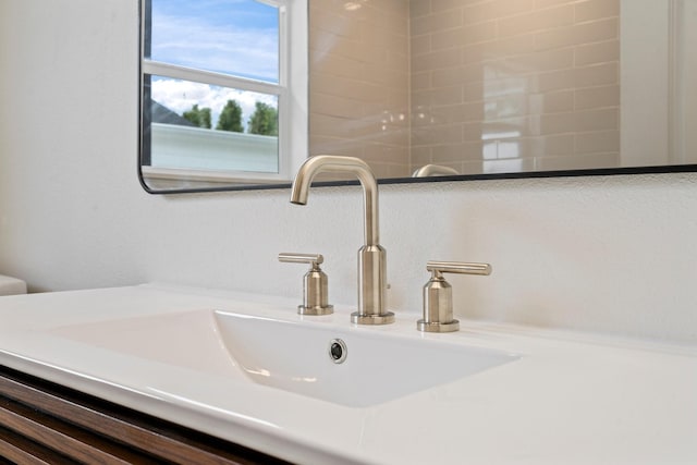 1009 Genova St, Houston, TX 77009 - bathroom view of vanity