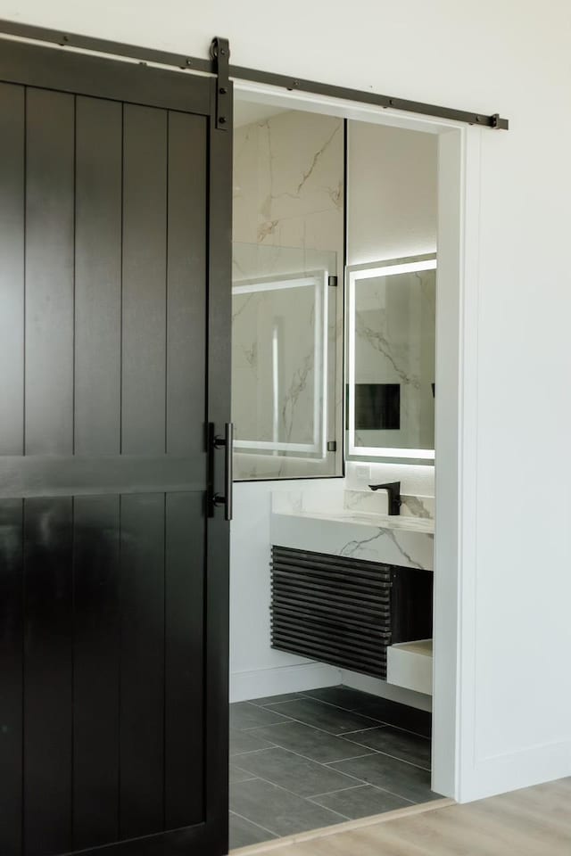 2805 Delano St, Houston, TX 77004 - view of closet