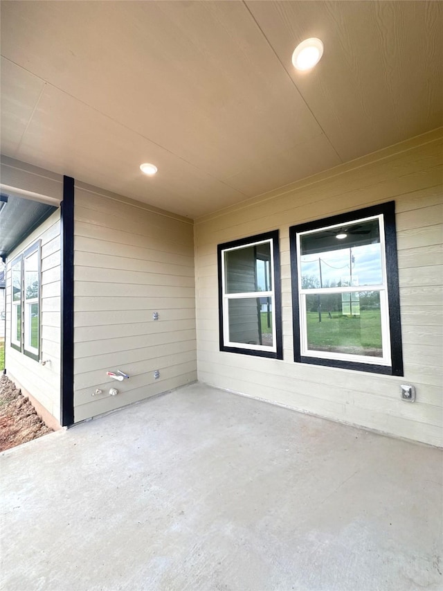 635 Lily St, Prairie View, TX 77484 - view of patio
