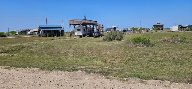view of yard with a carport