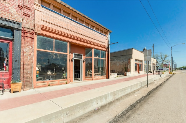 724 S Main St, Calvert, TX 77837 - view of building exterior