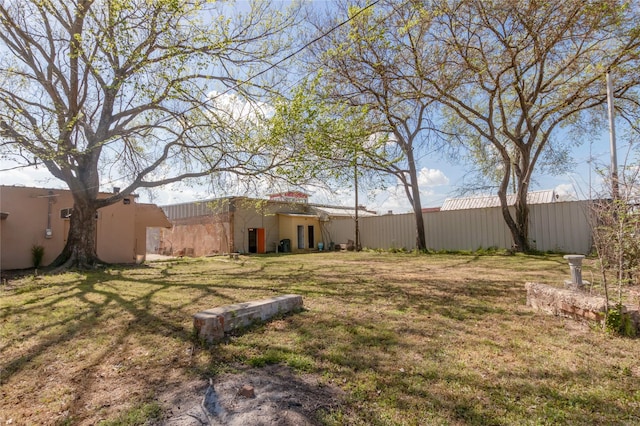 724 S Main St, Calvert, TX 77837 - view of yard