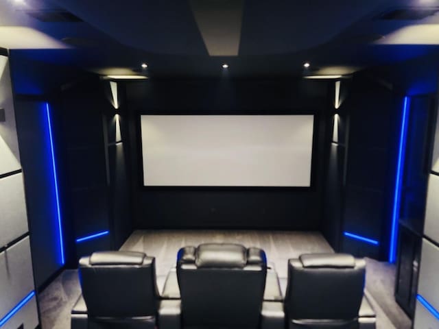 home theater room featuring recessed lighting