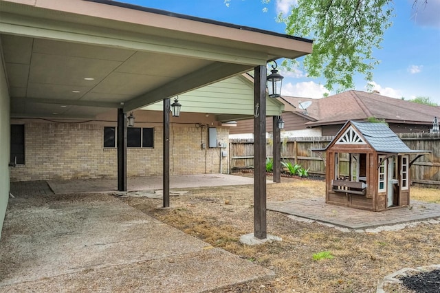 9611 Huntington Hill Dr, Houston, TX 77099 - view of patio / terrace with fence