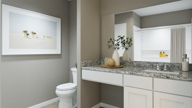 full bathroom featuring baseboards, curtained shower, toilet, and vanity