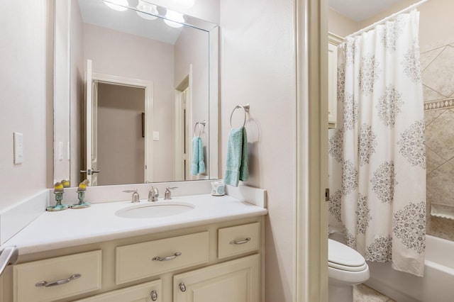 8408 Grand Lake Estates Dr, Montgomery, TX 77316 - bathroom featuring toilet, vanity, and shower / tub combo with curtain