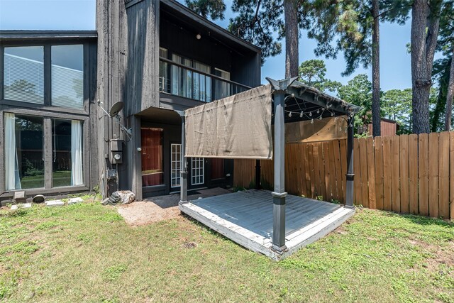3226 Poe Dr, Montgomery, TX 77356 - exterior space featuring fence and a lawn
