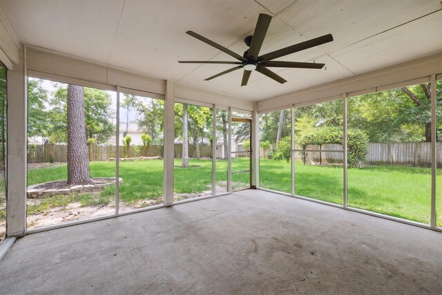 7107 Grant Dr, Magnolia, TX 77354 - unfurnished sunroom featuring a ceiling fan and healthy amount of natural light