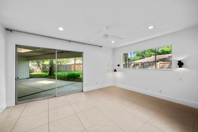 7822 Oldhaven St, Houston, TX 77074 - unfurnished room with baseboards, recessed lighting, and a ceiling fan