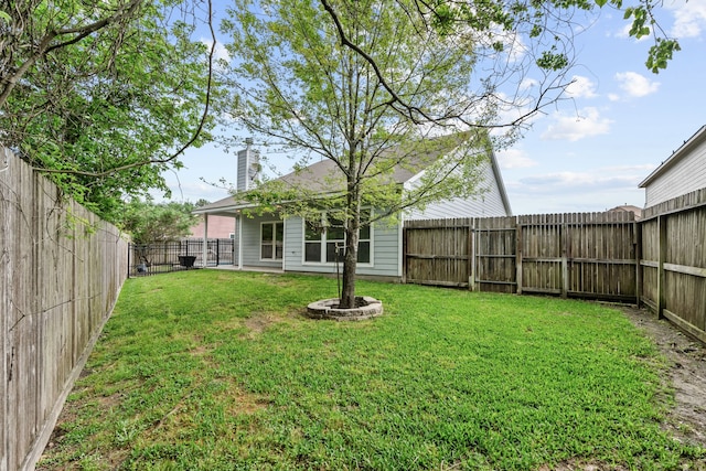 1069 Shadow Glenn Dr, Conroe, TX 77301 - view of yard with a fenced backyard