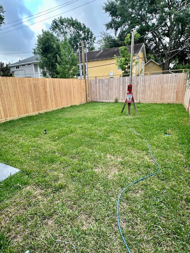 626 E 14th St, Houston, TX 77008 - view of yard