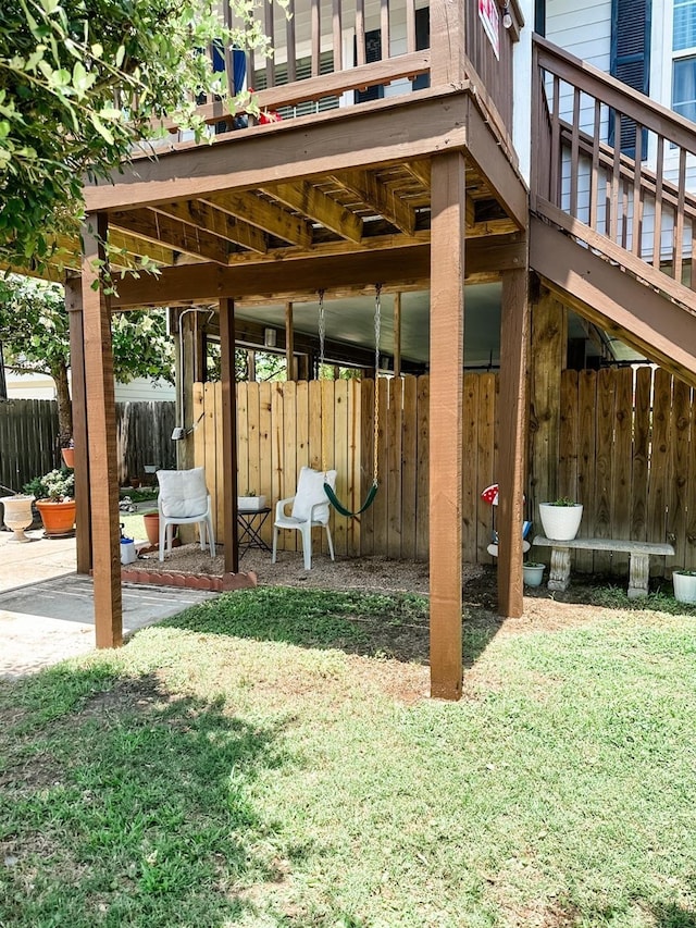 view of yard featuring fence