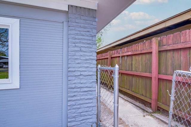 2821 1st Ave N, Texas City, TX 77590 - view of gate with fence