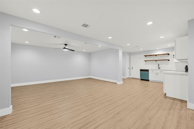 unfurnished living room with light wood-style flooring, recessed lighting, baseboards, visible vents, and a ceiling fan