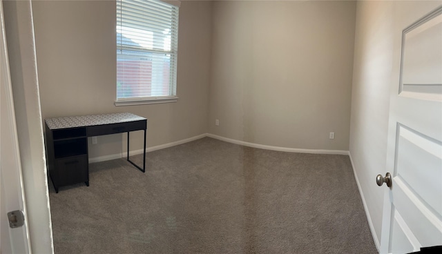 2923 Painted Sunrise Trl, Houston, TX 77045 - interior space featuring carpet and baseboards