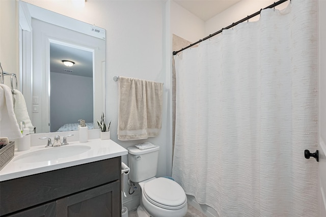9603 Crescent Mill Dr, Missouri City, TX 77459 - full bathroom with visible vents, toilet, curtained shower, and vanity