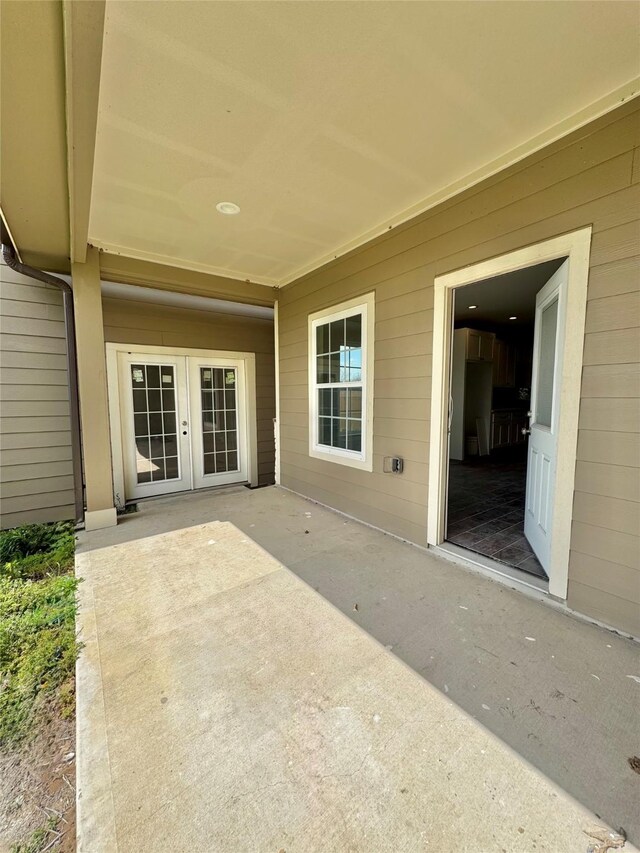 9830 Turnbow St, Houston, TX 77029 - view of patio with french doors