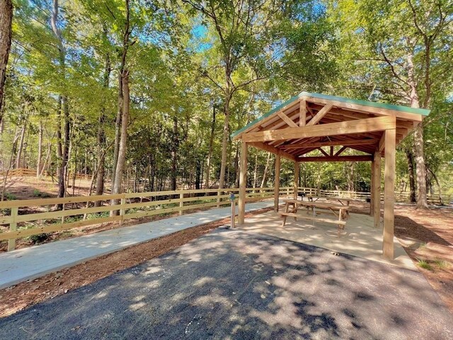 1288 Rd 6604, Dayton, TX 77535