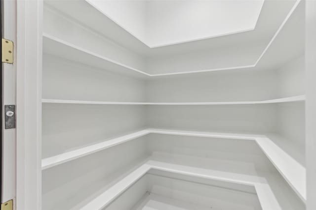 3902 Charleston St, Houston, TX 77021 - view of pantry