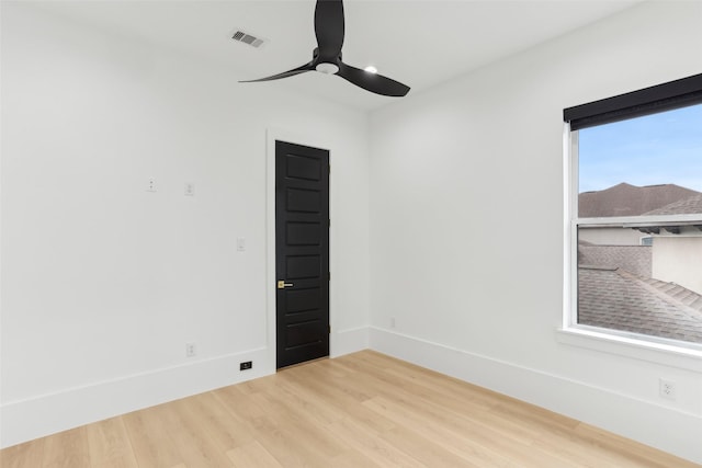 3902 Charleston St, Houston, TX 77021 - unfurnished room with wood finished floors and ceiling fan