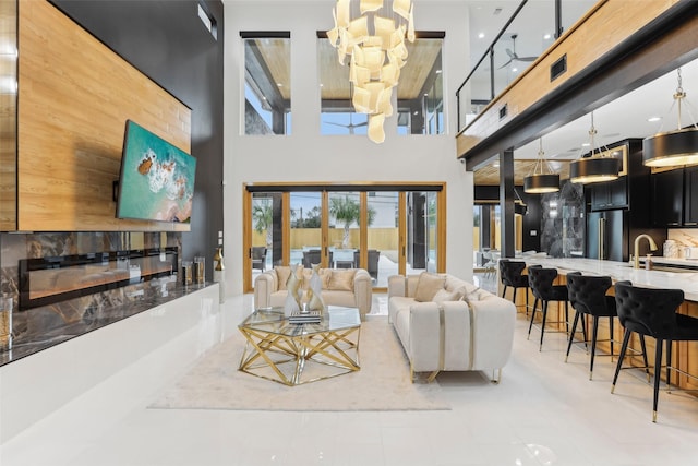 3902 Charleston St, Houston, TX 77021 - living room with a towering ceiling