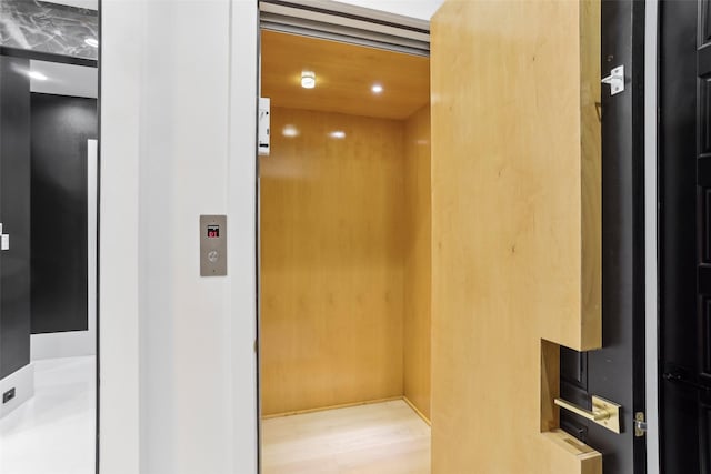 3902 Charleston St, Houston, TX 77021 - elevator