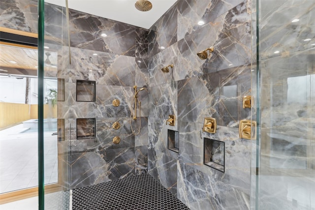 3902 Charleston St, Houston, TX 77021 - bathroom with a stall shower