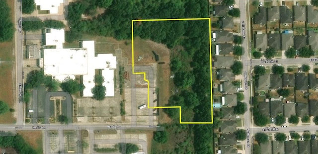 899 Medic Ln, Alvin, TX 77511 - photo 1