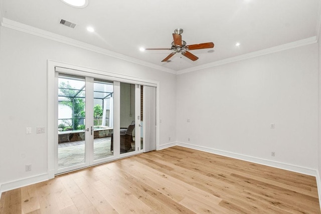 1024 Waverly St, Houston, TX 77008 - unfurnished room featuring light wood-style flooring, ceiling fan, crown molding, baseboards, and recessed lighting