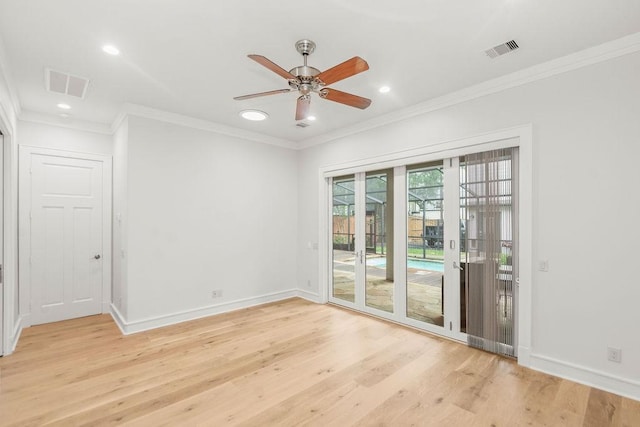1024 Waverly St, Houston, TX 77008 - spare room with light wood-type flooring, crown molding, a ceiling fan, recessed lighting, and baseboards