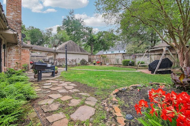5306 Havenwoods Dr, Houston, TX 77066 - view of yard featuring a patio