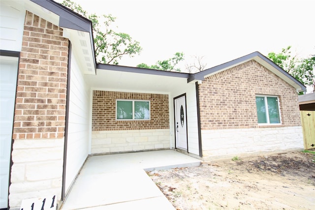 view of front facade with brick siding