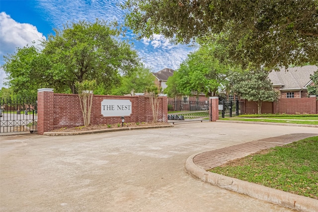 1218 Ventura Canyon Dr, Katy, TX 77494 - community sign featuring fence and a gate