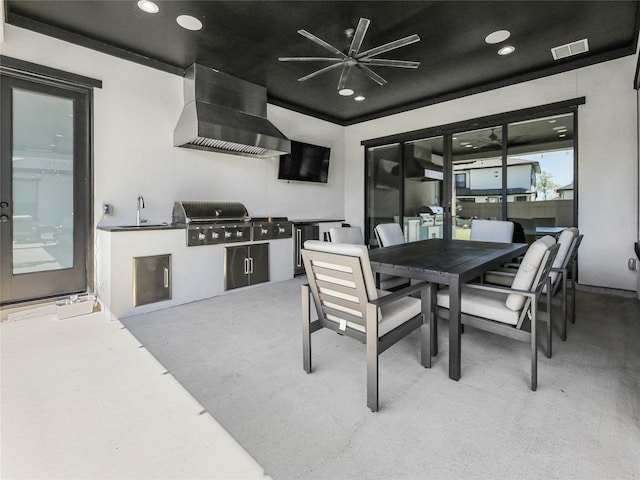 10114 Mariner Oaks Dr, Missouri City, TX 77459 - carpeted dining space with a sink, recessed lighting, ceiling fan, and visible vents