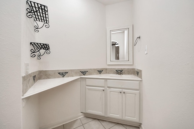 6423 Middlelake Ct, Katy, TX 77450 - bathroom featuring tile patterned floors and vanity