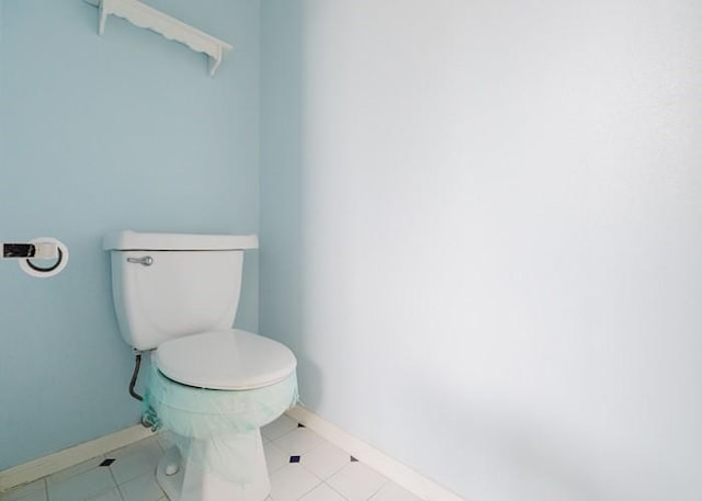 4135 Bellefontaine, Houston, TX 77025 - bathroom with toilet and baseboards