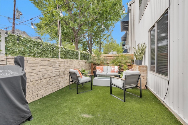 618 Lester St, Houston, TX 77007 - view of yard featuring an outdoor hangout area