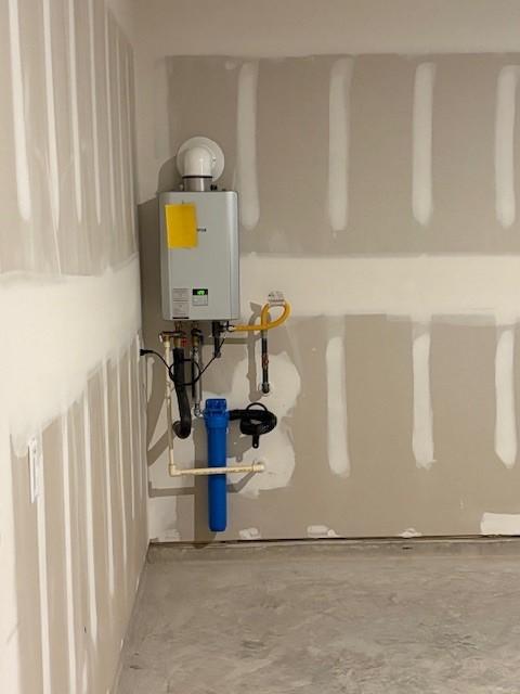 25519 Balsamroot Dr, Magnolia, TX 77355 - utilities featuring water heater