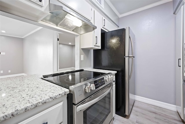kitchen featuring white cabinets, visible vents, crown molding, under cabinet range hood, and electric range