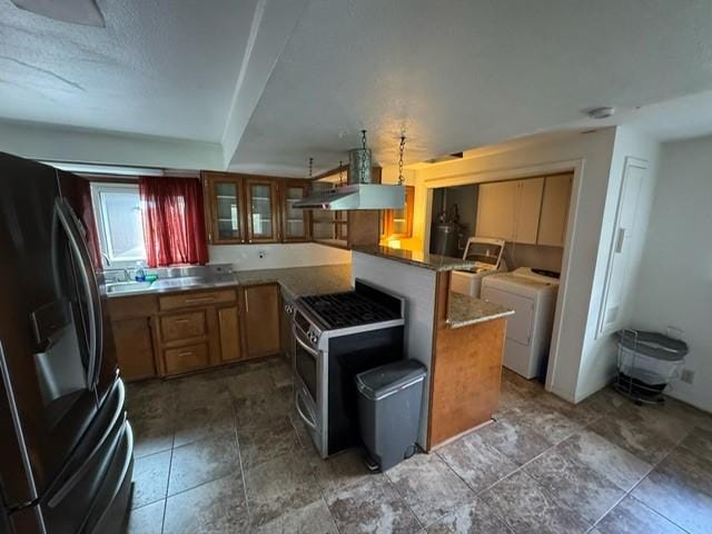 530 Circle Way Dr, Lake Jackson, TX 77566