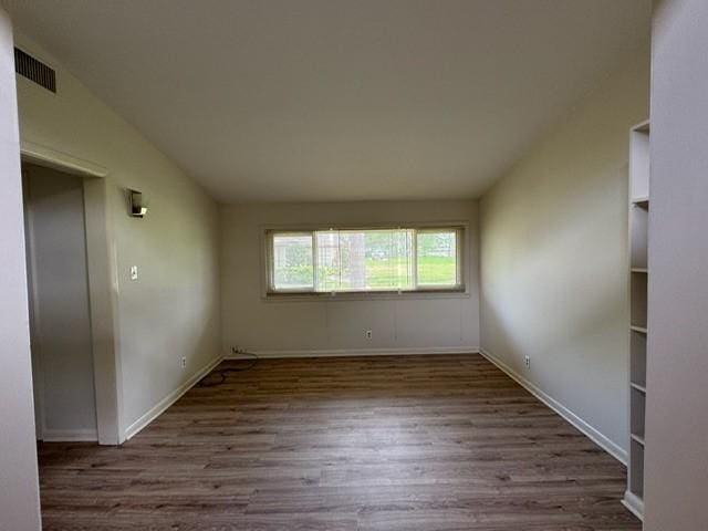 530 Circle Way Dr, Lake Jackson, TX 77566