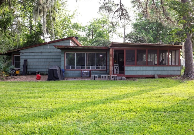 530 Circle Way Dr, Lake Jackson, TX 77566