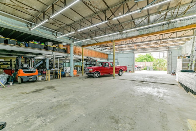 2415 Church St, Galveston, TX 77550 - view of garage